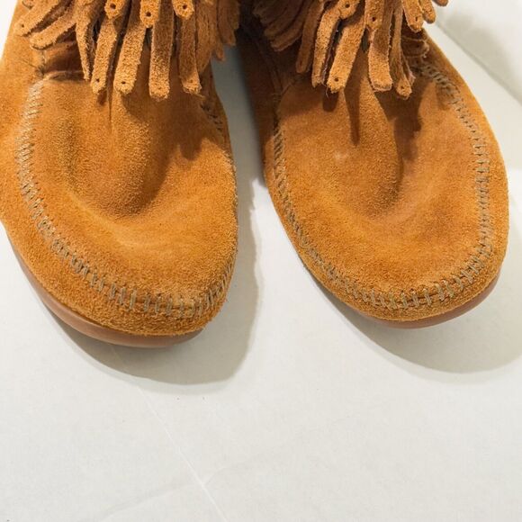 Minnetonka Womens Double Fringe Suede Studded Moccasin Boots Side Zip Sz 7 Tan - Picture 2 of 11